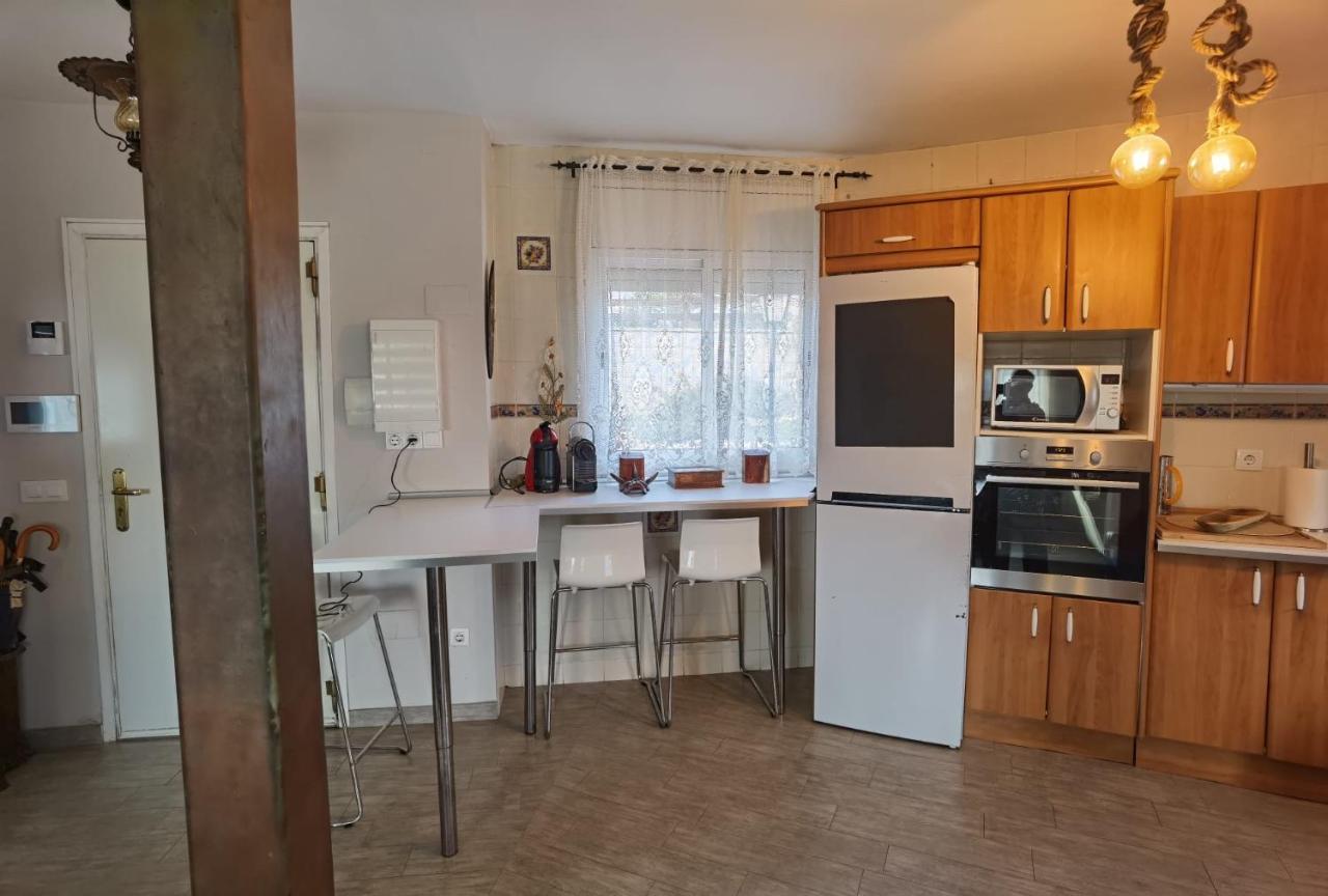 Amazing Vila Close To Sitges, Jacuzzi, Swimming Pool & Exellent Views Оливелья Экстерьер фото