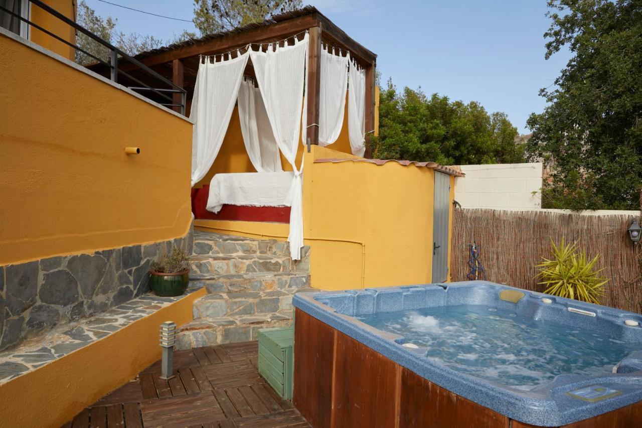 Amazing Vila Close To Sitges, Jacuzzi, Swimming Pool & Exellent Views Оливелья Экстерьер фото